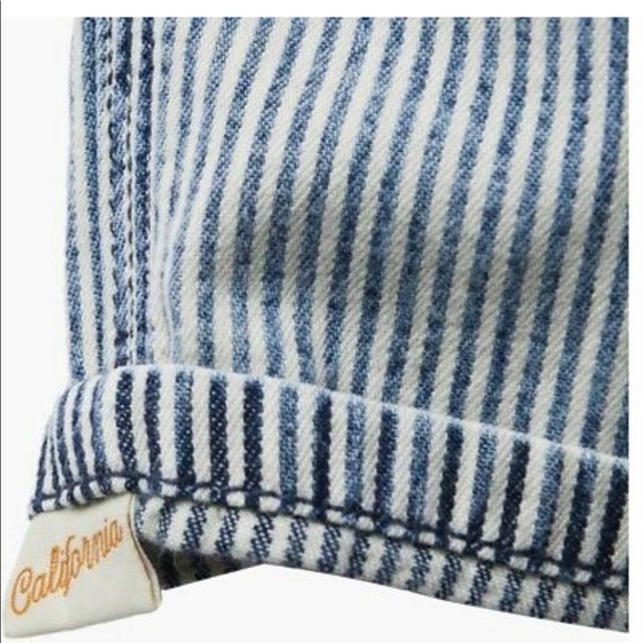 *ONLY 1 LEFT* 🔥HP🔥 One-Piece Train Conductor Suit - Picture 3 of 4